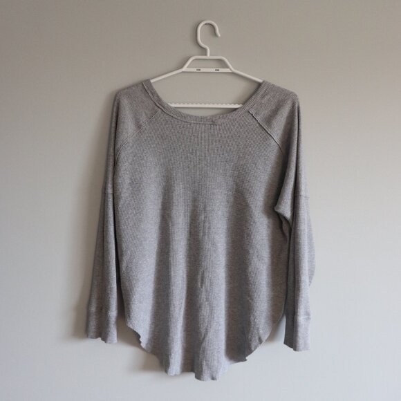 TNA Women's Sz M Grey Alder Crewneck Waffle Knit Thermal Long Sleeve Stretch Top - Picture 2 of 11